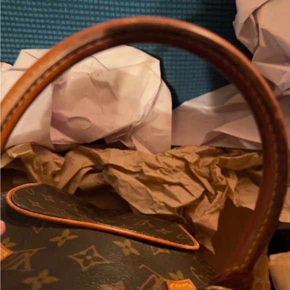 Comes with COA Louis Vuitton Ellipse MM pre loved - Picture 6 of 14